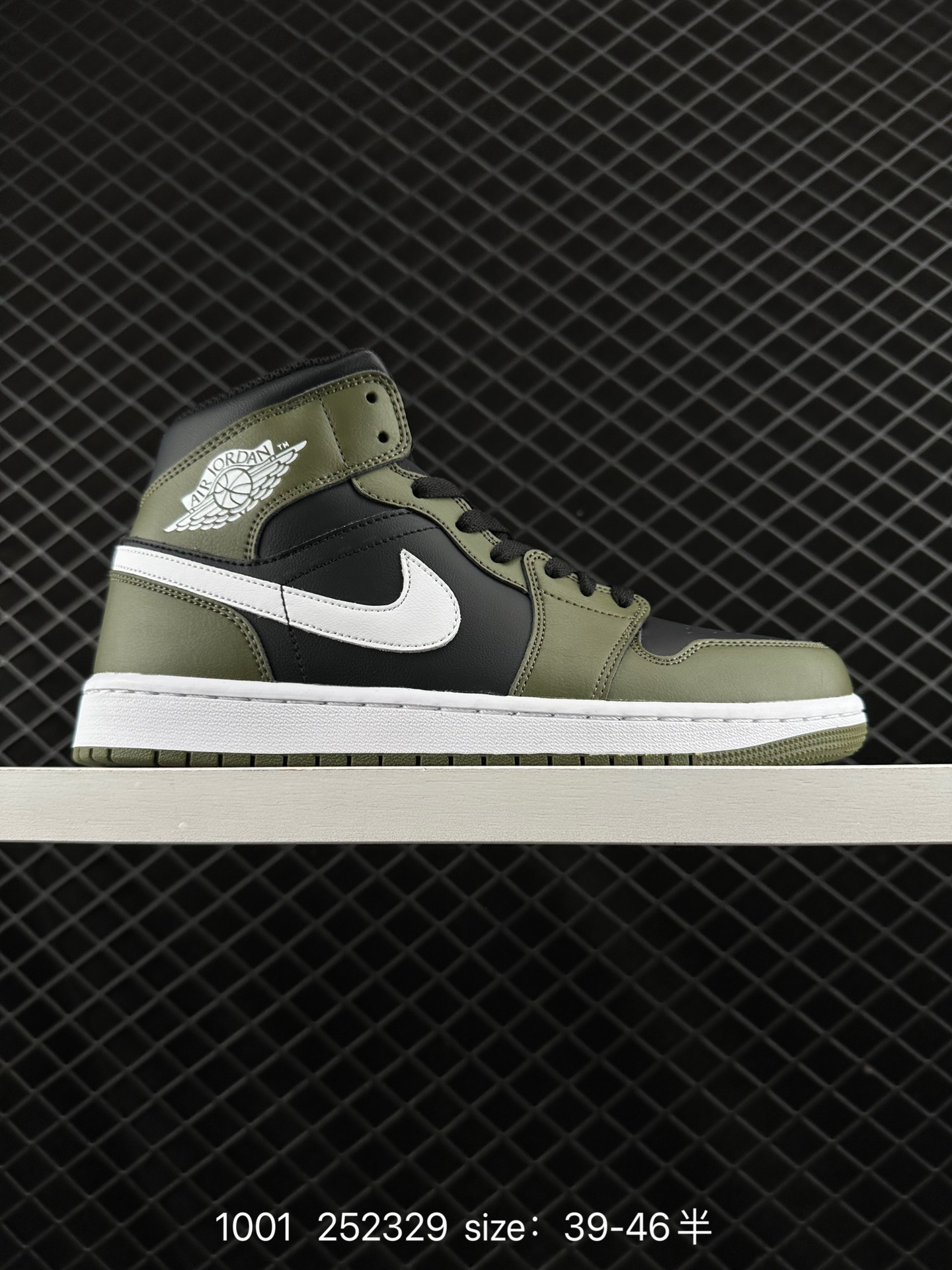 NIKE Air Jordan 1 Retro Mid”Reverse Black Toe“ NIKE Air Jordan 1 Retro Mid”Reverse Black Toe“